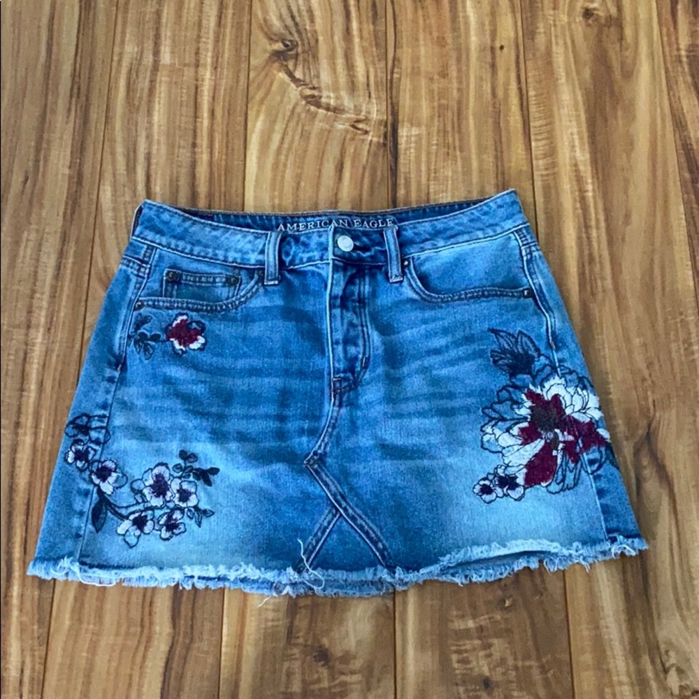 American Eagle flower embroidered jean skirt